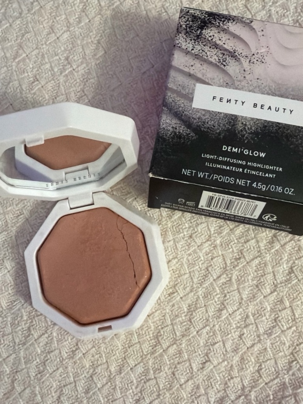 Fenty Beauty Demi Glow highlighter